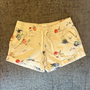 GAP Kids Beige Floral Shorts ⭐️